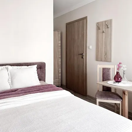 בית אירוח Batory *