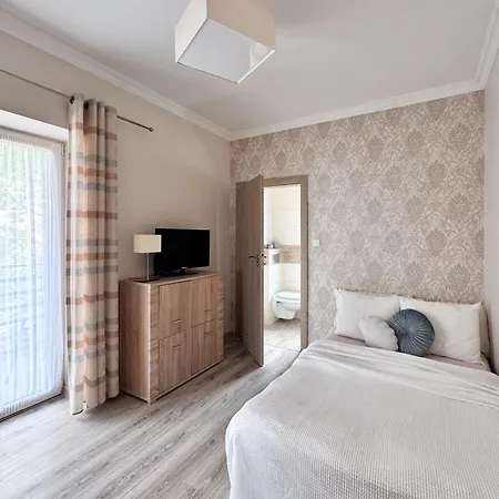 בית אירוח Batory *