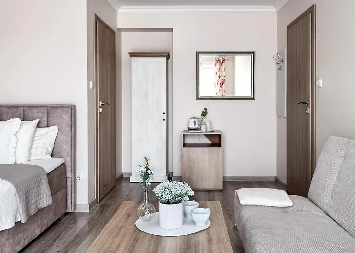 Проживание в семье Batory